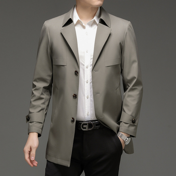 Pánsky kabát, štíhly strih, golier typu saka, jednoradové zapínanie, polyesterová zmes