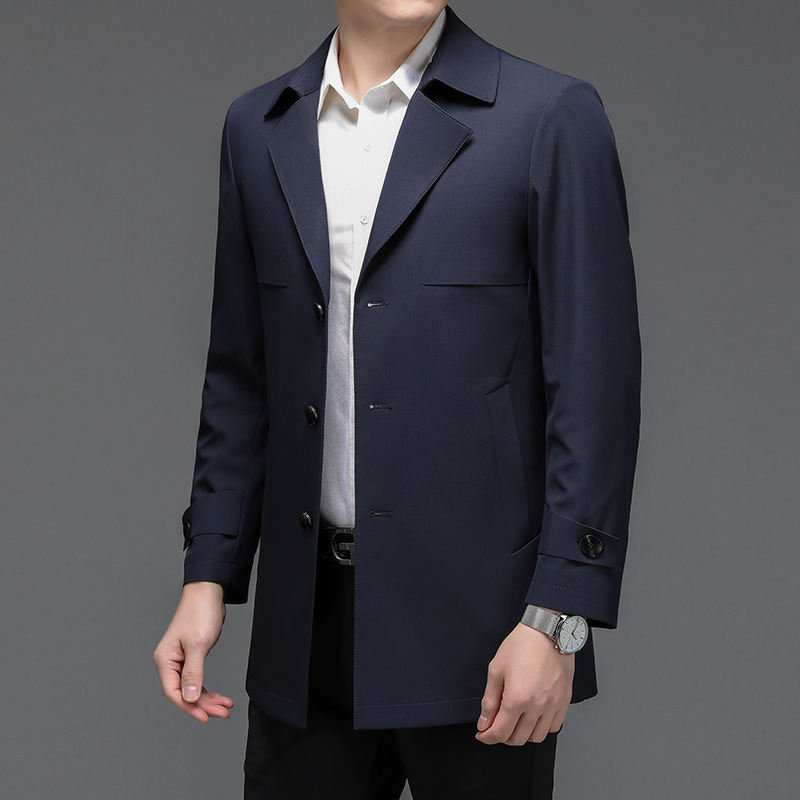 Pánsky kabát, štíhly strih, golier typu saka, jednoradové zapínanie, polyesterová zmes