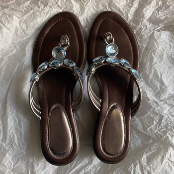 Női herringbone thong flip-flop – felső rész: szuper rost, talp: gumi, ujjformája: kerek, stílus: egyszerű, 2025 tavaszi kiadás