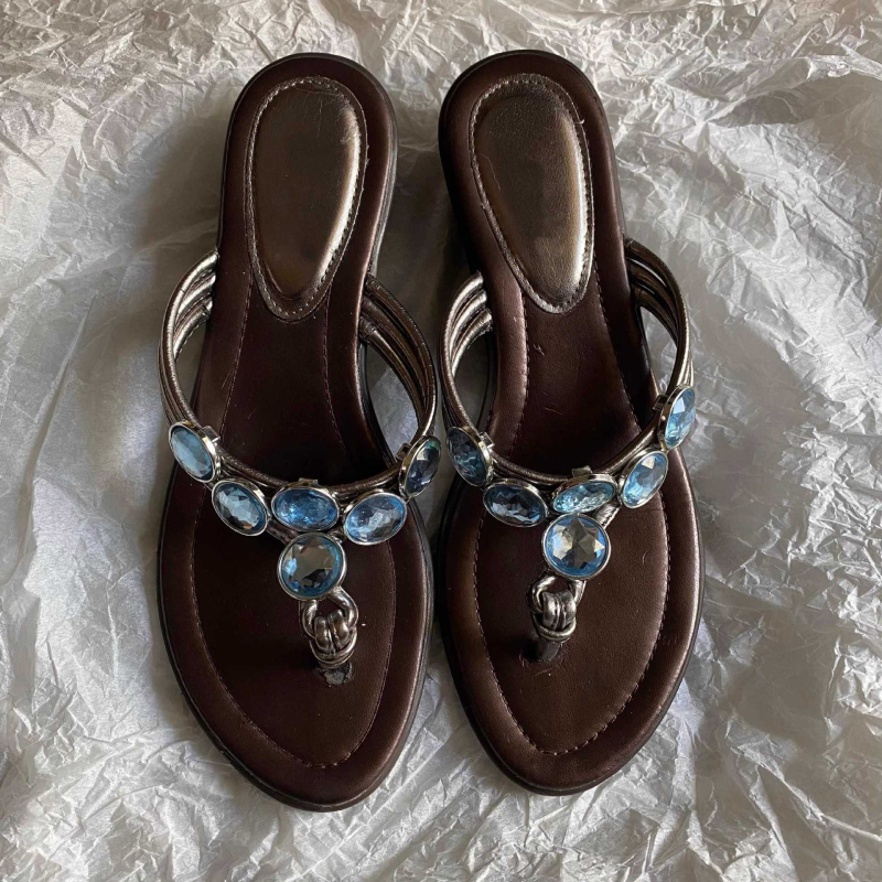 Női herringbone thong flip-flop – felső rész: szuper rost, talp: gumi, ujjformája: kerek, stílus: egyszerű, 2025 tavaszi kiadás