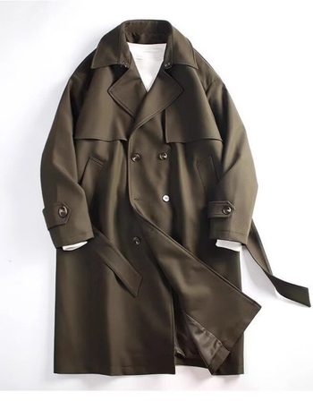 Pánsky kabát strednej dĺžky s dvojradovým zapínaním, s golierom reverom, bez kapucne, s opaskom