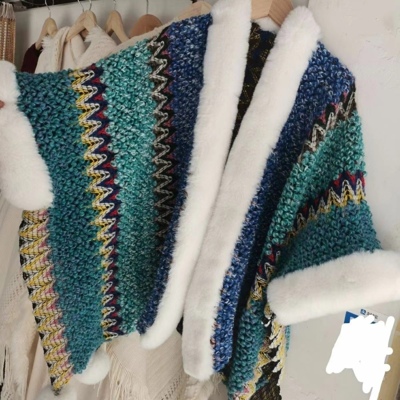 Etno stiliaus storas kailio apykaklės šalikėlis, poliesteris, spalvotų grotelių raštas, išlaiko šilumą, žiemai, pavasariui ir rudeniui