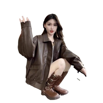 Дамsko яке от изкуствена кожа, поло яка, без ръкави, цип за закопчаване, пролет 2025