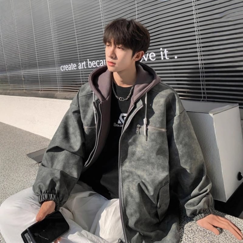 PU odinė striukė su gobtuvu - laisvo kirpimo, užtrauktukas, šoniniai kišenės, poliesterio pamušalas, ilgis 50-65 cm, rudens 2025