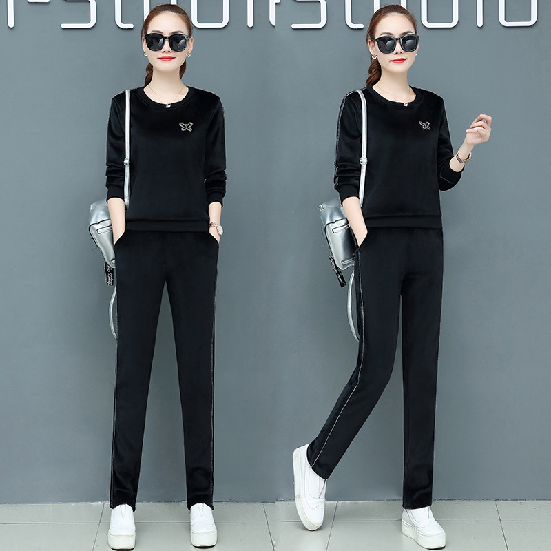 Дамски костюм от бархат за ежедневието с черепен модел и бродерия, полиестерна основа (есен 2022)