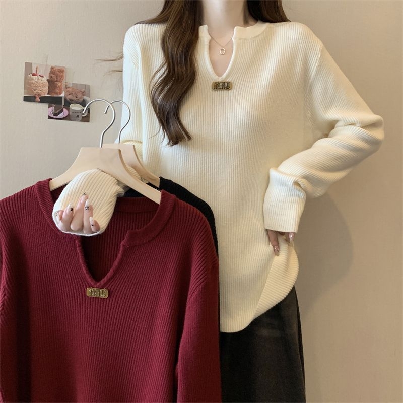 Пуловер с дълги ръкави - дълбока V-образна яка - свободен силует - полиестрова тъкан - едноцветен