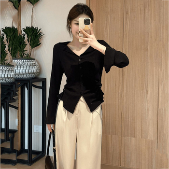 Knit top s ovratnikom, rebrasta tekstura, dugi rukavi, Derong tkanina, kolage detalji, jesen 2025