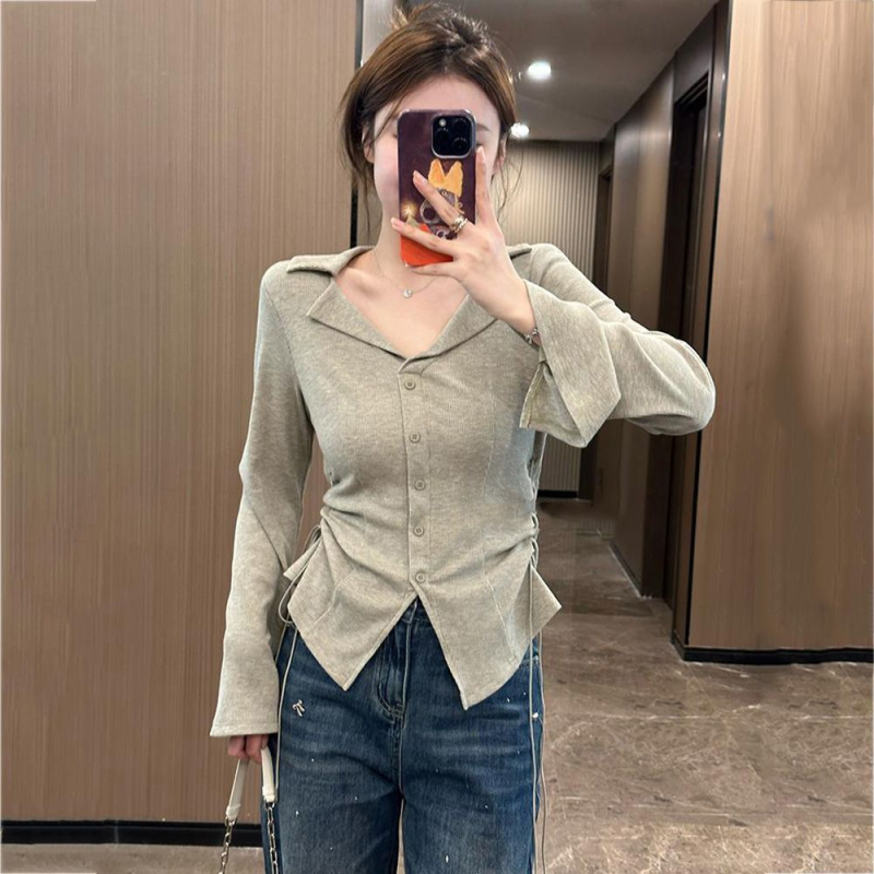 Knit top s ovratnikom, rebrasta tekstura, dugi rukavi, Derong tkanina, kolage detalji, jesen 2025