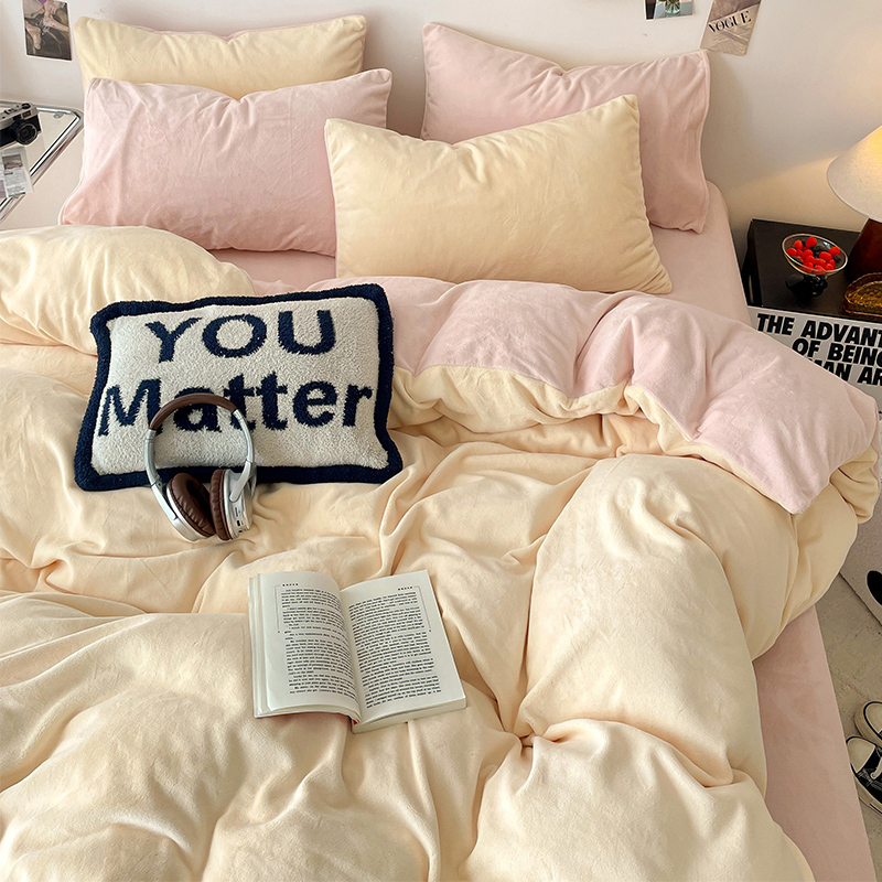 Milk Velvet flanelės patalynės komplektas – keturių dalių, reaktyvus dažymas, įtraukti antklodės užvalkalas ir gumine paklode