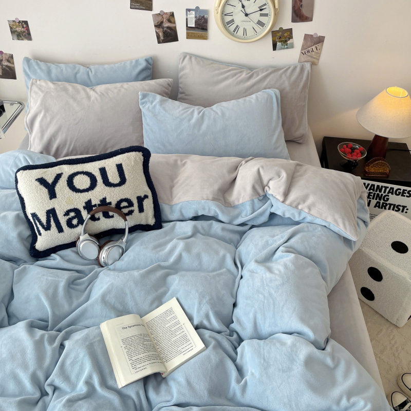 Milk Velvet flanelės patalynės komplektas – keturių dalių, reaktyvus dažymas, įtraukti antklodės užvalkalas ir gumine paklode