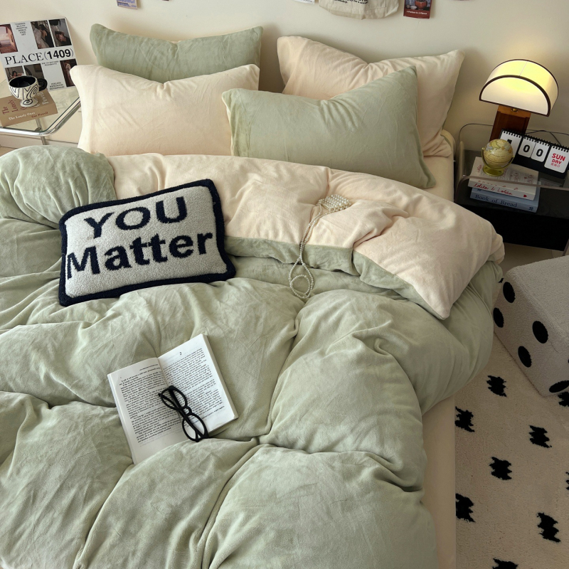 Milk Velvet flanelės patalynės komplektas – keturių dalių, reaktyvus dažymas, įtraukti antklodės užvalkalas ir gumine paklode