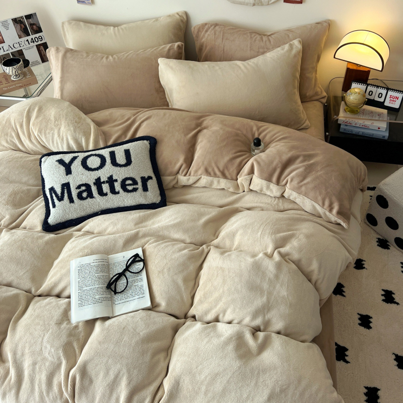 Milk Velvet flanelės patalynės komplektas – keturių dalių, reaktyvus dažymas, įtraukti antklodės užvalkalas ir gumine paklode