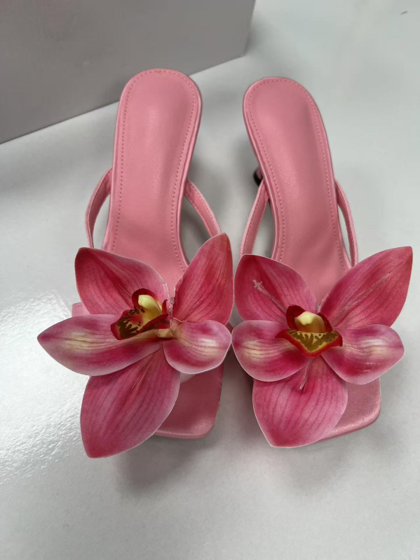 Augstas kurpes sandales ar herringbone rakstu, satīna augšdaļa, kvadrātveida purns, gumijas zole, Lolita stils