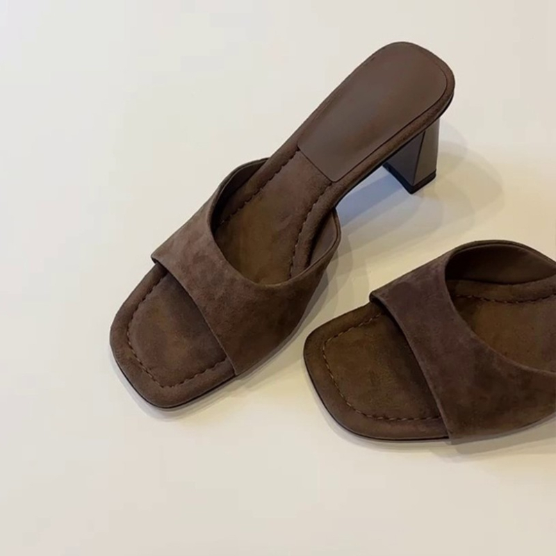 Xingshengda Slip-On báránybőr belsővel, felső rész szuper rostból, négyszögletes orr, gumi talp
