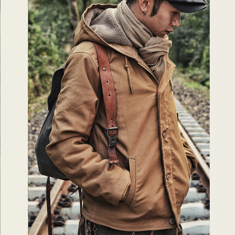 Pánska kapucňová bavlnená prešívaná bunda so flísovou podšívkou, voľný strih, bočné vrecká