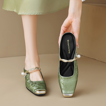 Baotou dámske sandále so saténovým vrchným dielom, štvorcový nos, mikrovláknová vnútorná časť, gumová podrážka