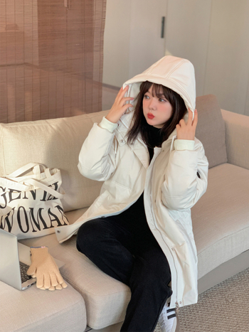 Kapucnis vastag, laza szabású kabát japán-koreai stílusban, középmagas hossz, cipzár, Duole Cotton anyag poliészter-pamut töltettel, női
