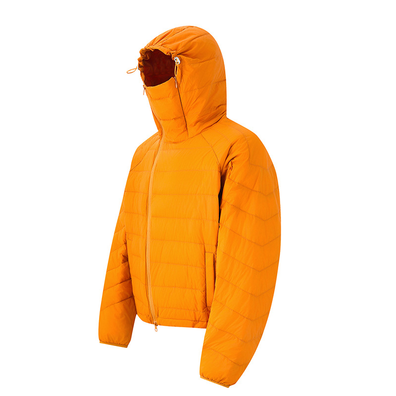 Prešívaná zimná bunda s kapucňou, obsah páperia 86–90%, výplň z bieleho kačacieho páperia, vonkajšia látka nylon, teplotný rozsah -20°C až -5°C