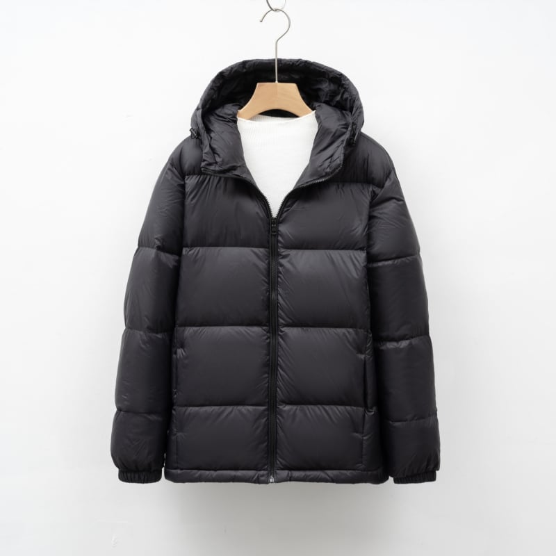 Dámska zimná bunda s kapucňou, voľný strih, kačací páper 86–90% výplň, vonkajší materiál: nylon