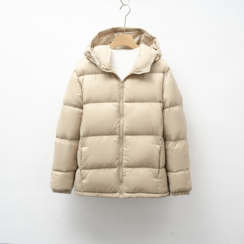 Dámska zimná bunda s kapucňou, voľný strih, kačací páper 86–90% výplň, vonkajší materiál: nylon