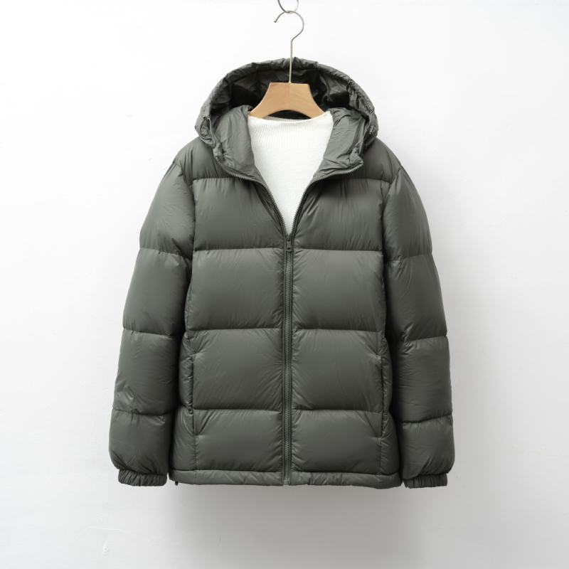 Dámska zimná bunda s kapucňou, voľný strih, kačací páper 86–90% výplň, vonkajší materiál: nylon