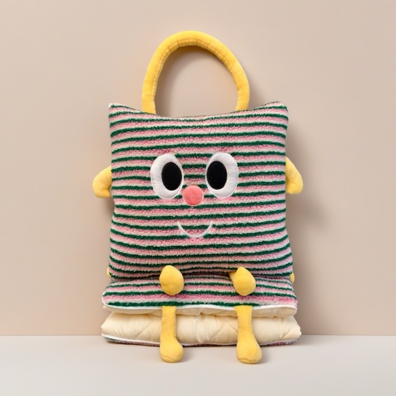 Възглавничка‑одеяло с карикатурни животинки, двупосочна функция: възглавница и одеяло, материя от овча вълна жакард и пълнеж PP памук