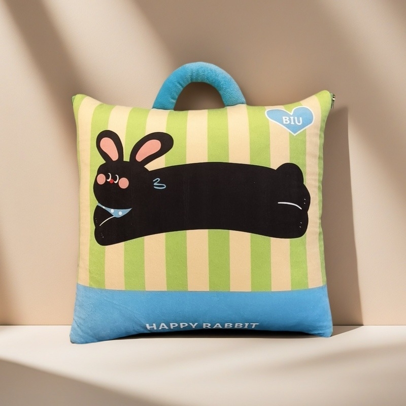 Възглавничка‑одеяло с карикатурни животинки, двупосочна функция: възглавница и одеяло, материя от овча вълна жакард и пълнеж PP памук