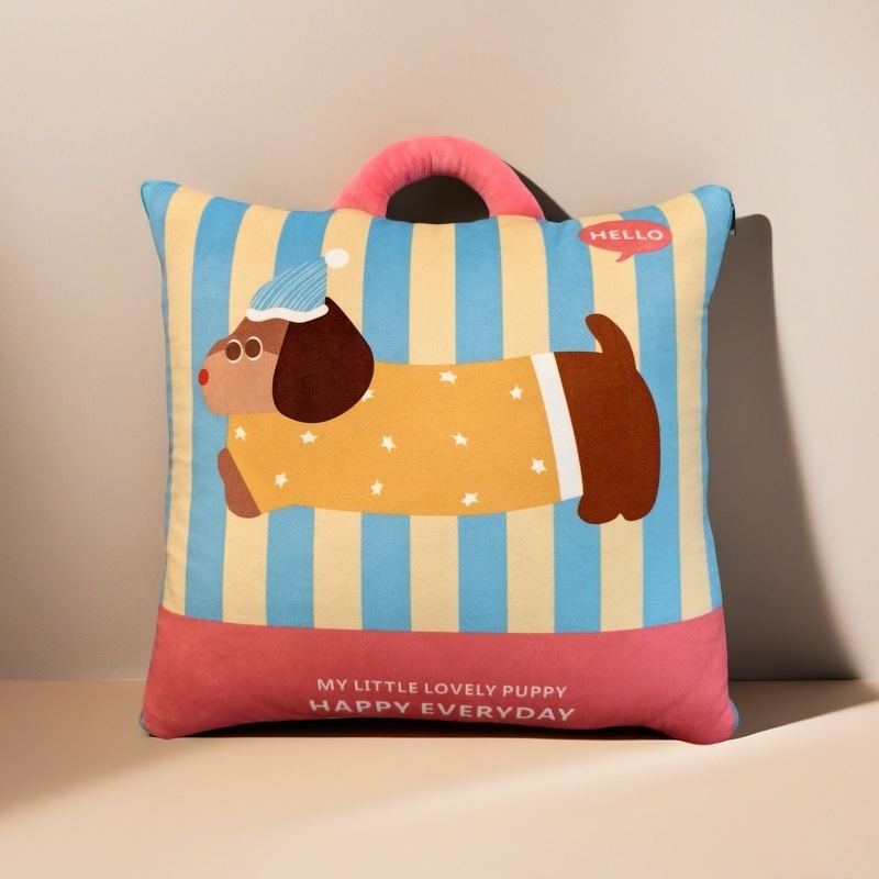 Възглавничка‑одеяло с карикатурни животинки, двупосочна функция: възглавница и одеяло, материя от овча вълна жакард и пълнеж PP памук