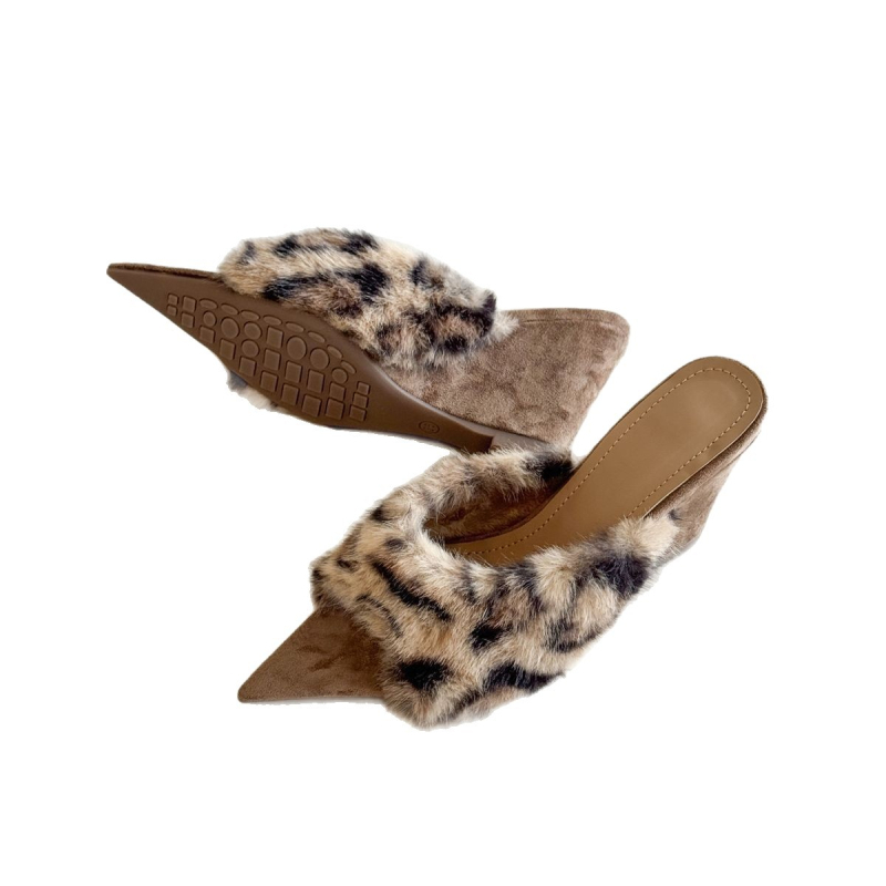 Naiste veluurist papud, Korea stiilis, terav varvas, klinveidne kann, kanna kõrgus 3–5 cm