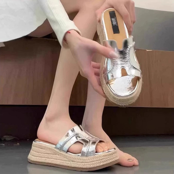 Naistele mõeldud platvormsandaalid paksu tallaga – suvi 2025, vaba aeg stiil; ülemine materjal: super kiud; sisetald: super kiud; jalanõu tald: kumm; varvas: ümmargune