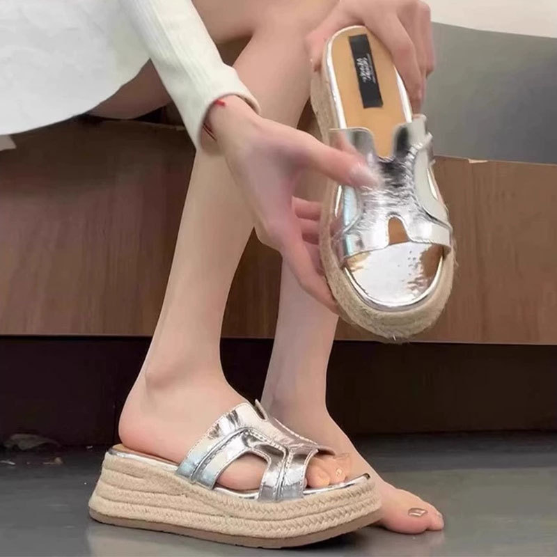 Naistele mõeldud platvormsandaalid paksu tallaga – suvi 2025, vaba aeg stiil; ülemine materjal: super kiud; sisetald: super kiud; jalanõu tald: kumm; varvas: ümmargune