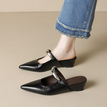 Dámske mules s ostrým nosom, retro štýl, vrchná časť: Super fiber, podrážka: guma, vnútorný materiál: PU