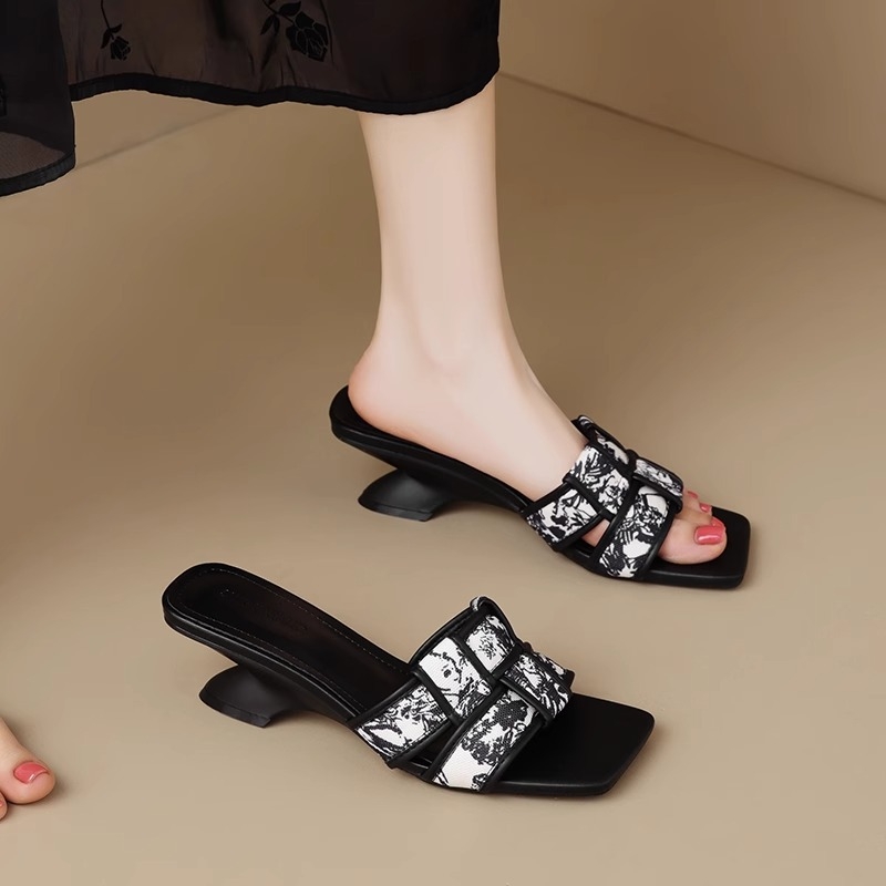 Sandale dama cu toc pană retro, vârf dreptunghiular, PU față, talpă din cauciuc, vară 2025