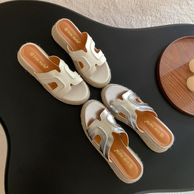 Naiste õmblusalused sandaalid — ülemine materjal: Super Fiber; sisematerjal: kunstnahk; talla: kumm; varba kuju: ümmargune