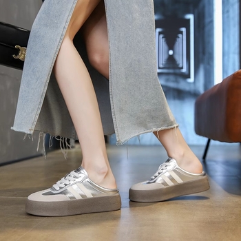 Șlapi femei cu degetul închis, slip-on, talpă groasă EVA, vârf rotund, superior și căptușeală din Super Fiber, primăvara 2025, turnare prin injecție, Ni Duoyu