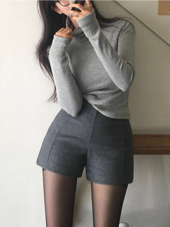 Pantaloni casual din poliester, talie înaltă, lungime 3/4, croială dreaptă, micro-elastic