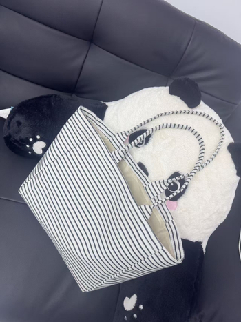 Geantă tote din pânză, în dung iuri în stil coreean, deschidere deschisă în partea de sus, formă orizontală pătrată, buzunar laminat interior cu fermoar, curele duble
