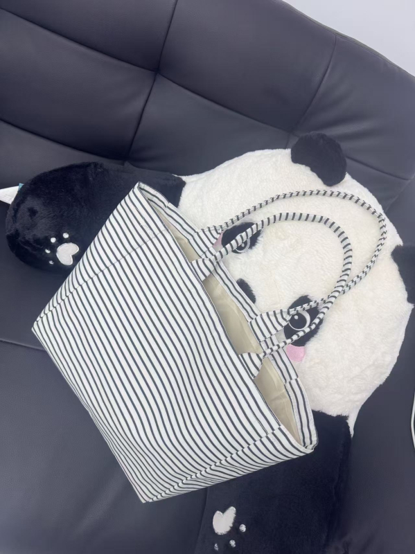Geantă tote din pânză, în dung iuri în stil coreean, deschidere deschisă în partea de sus, formă orizontală pătrată, buzunar laminat interior cu fermoar, curele duble