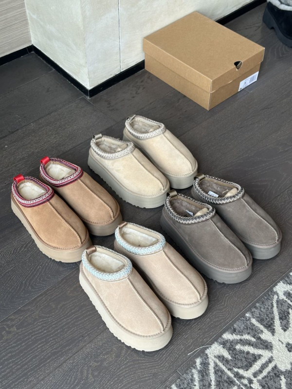 Naistele talvesaapad kunstliku karusnahaga pealiskihiga, paksu tallaga, ümmarguse varbaotsaga