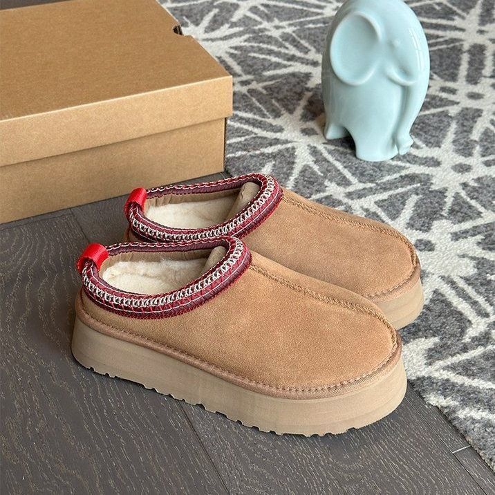 Naistele talvesaapad kunstliku karusnahaga pealiskihiga, paksu tallaga, ümmarguse varbaotsaga