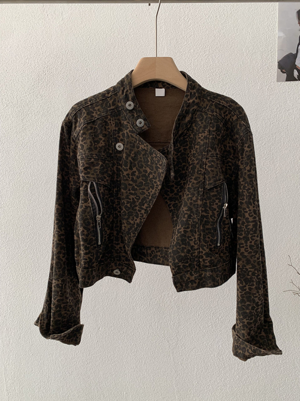 Női laza fazonú farmerdzseki álló gallérral, hosszú ujjú, rövid szabás, kétgombos zárás, 95% pamut, őszi 2025, retro stílus