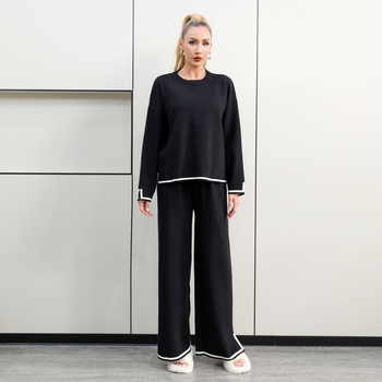 Плетен двучастен комплект от модална основна прежда, топ с дълги ръкави и панталони с висока талия и прави широки крачоли – зима 2025