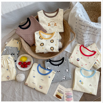 Gyerekeknek melegítő két részes szett, 95% pamut, bolyhosított anyag, uniszex, őszi-téli