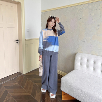 Дамски плетен двучастен комплект с панталони: елегантен ежедневен костюм, модално плетиво, Core Yarn, колажно-шевни детайли, зима 2025