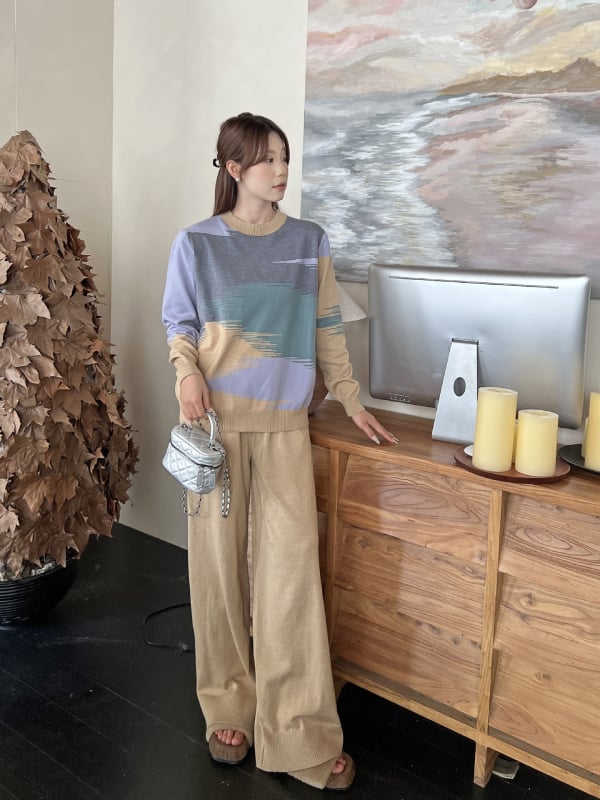 Дамски плетен двучастен комплект с панталони: елегантен ежедневен костюм, модално плетиво, Core Yarn, колажно-шевни детайли, зима 2025