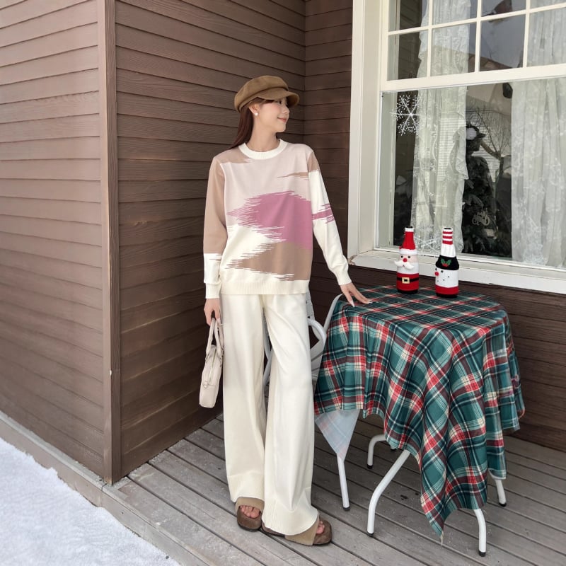 Дамски плетен двучастен комплект с панталони: елегантен ежедневен костюм, модално плетиво, Core Yarn, колажно-шевни детайли, зима 2025