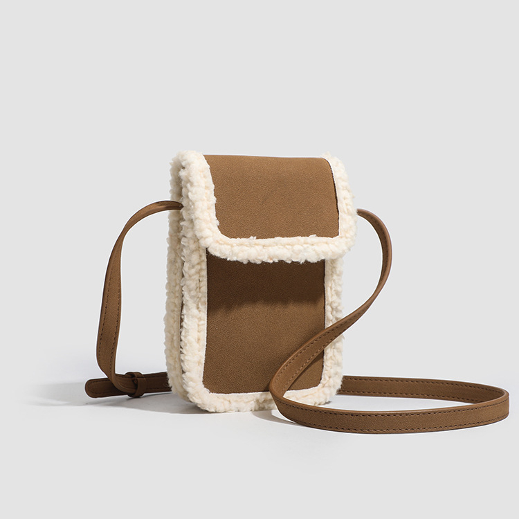 Kailuoden Crossbody táska - Szintetikus bőr, Függőleges négyzet alak, Mágneszár, Ősz 2025