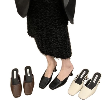 Elegáns női magas sarkú slip-on papucs, négyszögletes orr, masszív sarok, felső- és belső anyag: szuper rost, talp műanyag, tavasz–nyár 2025