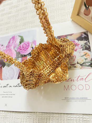 Shanggu Geantă de umăr în stil street, din metal, țesută, formă de pernă, cu paiete, compartimente interne pentru telefon și documente, vară 2025