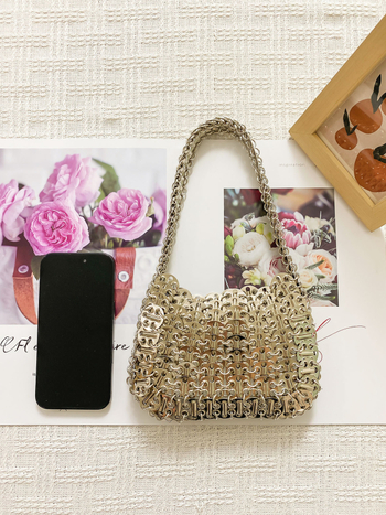 Shanggu Geantă de umăr în stil street, din metal, țesută, formă de pernă, cu paiete, compartimente interne pentru telefon și documente, vară 2025